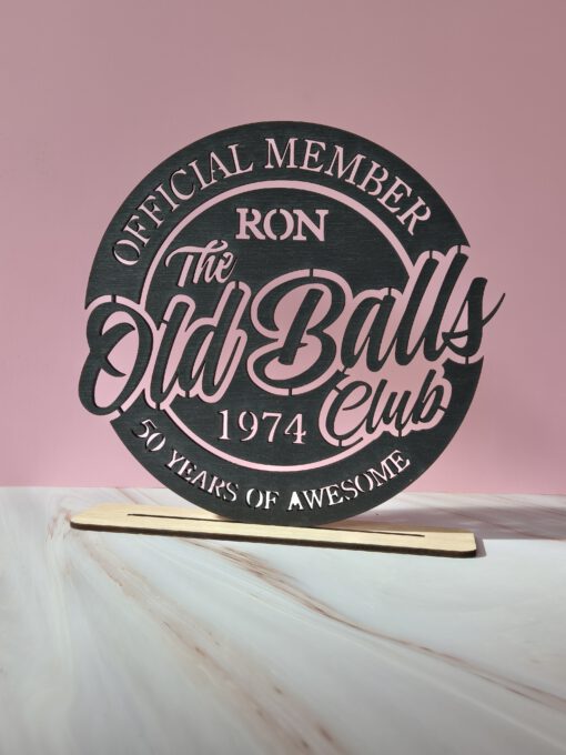 Venster rond Old balls club